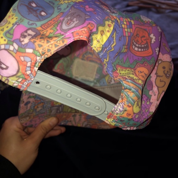 LIRA SnapBack hat - Picture 4 of 5